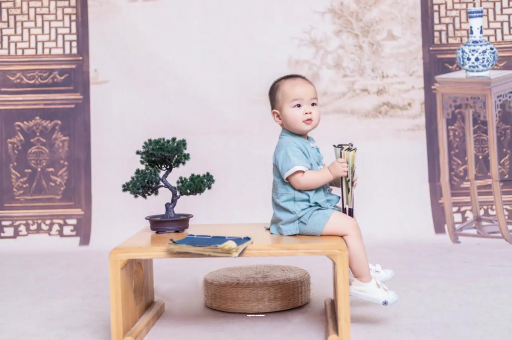 株洲宝宝眼睛肿是什么原因